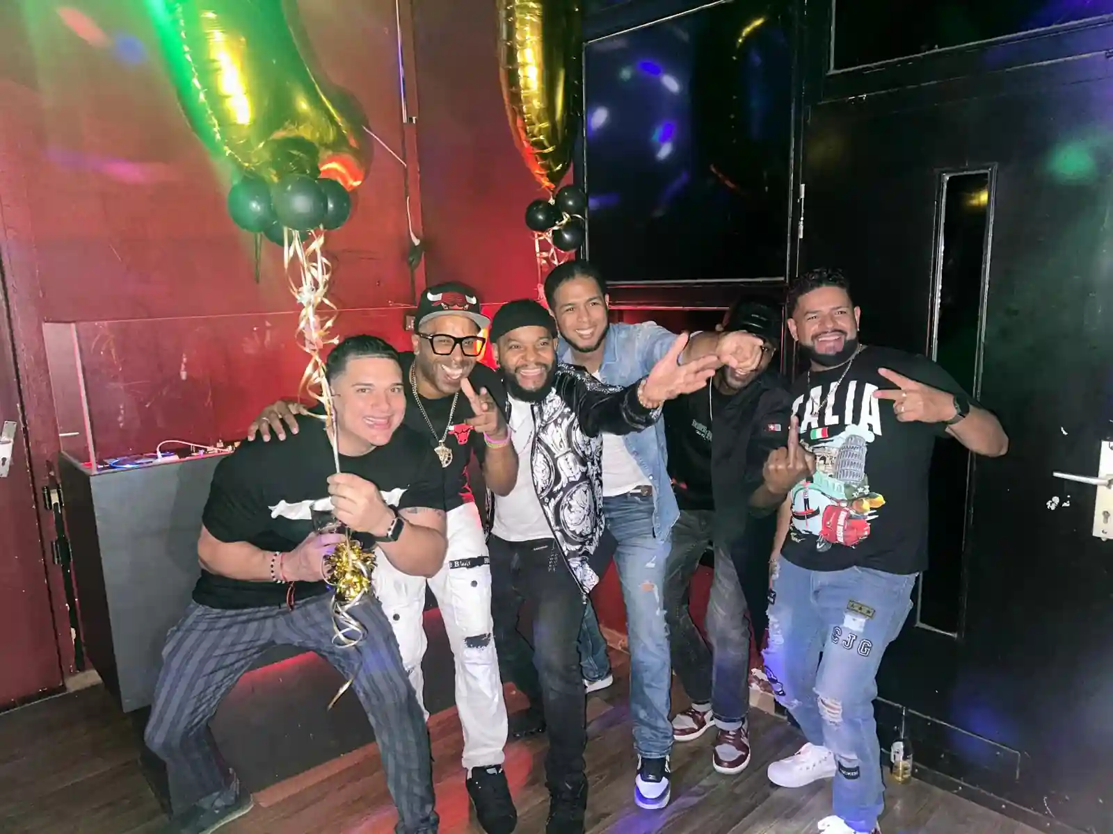 DJ Chezzy Performance